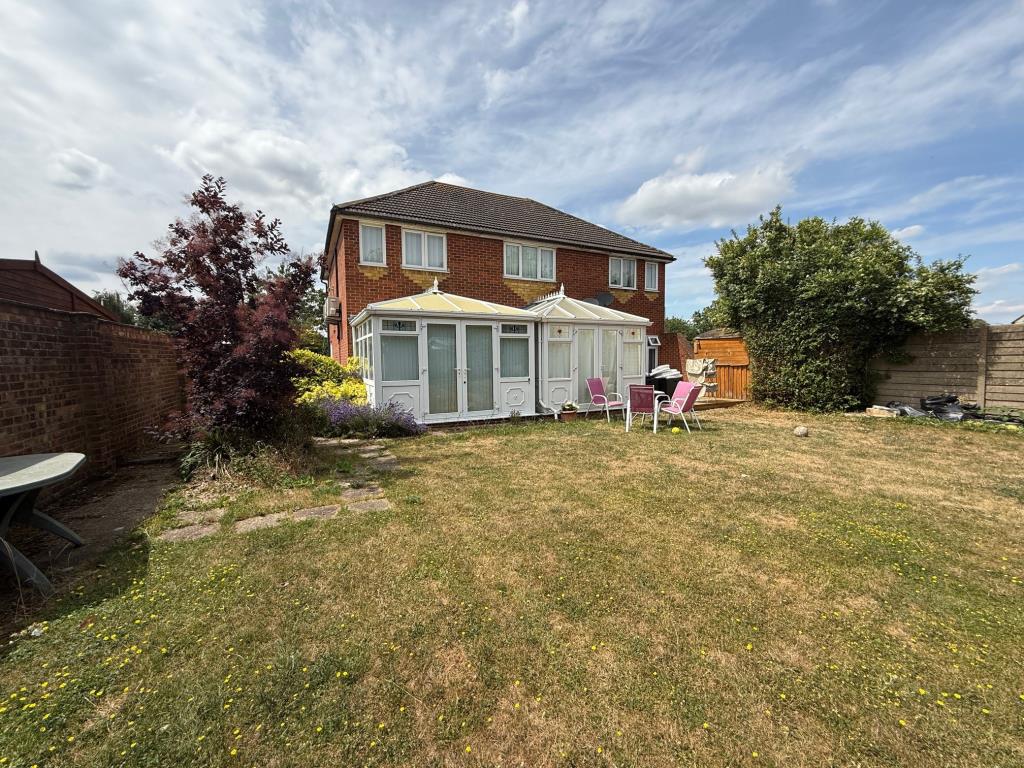 Lot: 111 - END-TERRACE ONE-BEDROOM HOUSE - Rear aspect of dwelling